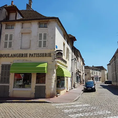 Les Climats De Beaune 2* ביון